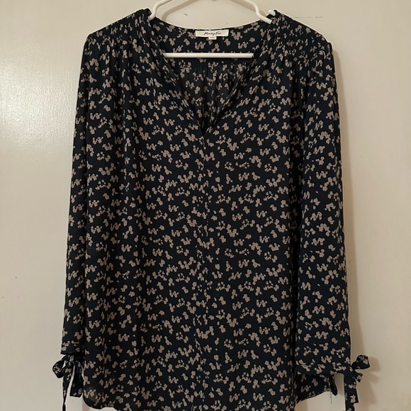Excellent condition Navy/Tan Monday Fun top XXL! - Picture 1 of 6